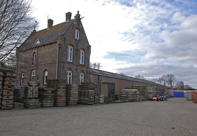 900275 Gezicht op de perronzijde van het voormalige stationsgebouw Woudenberg-Scherpenzeel (Spoorlaan 4) te Woudenberg.